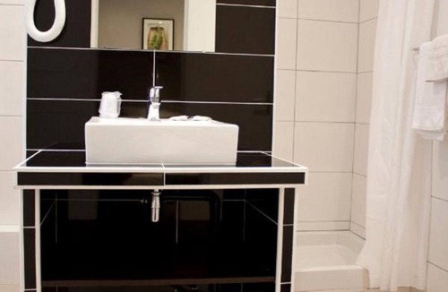 Quartier de la Folie-Mericourt Hotel | Hotel Cosmos