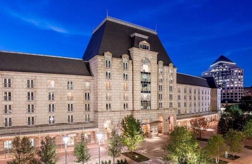 Uptown Hotel | Hotel Crescent Court