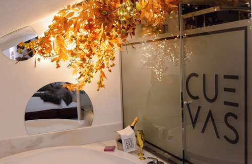 Santillana del Mar Hotel | Hotel Cuevas - Adults Only