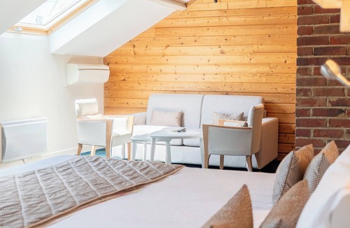 Chalons-en-Champagne Hotel | Hotel D'Angleterre