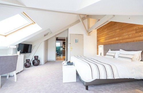 Chalons-en-Champagne Hotel | Hotel D'Angleterre