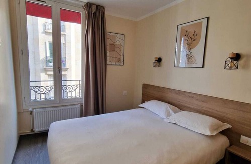Levallois-Perret Hotel | Hotel D'Anjou