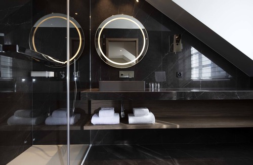 Paquis-Temple Hotel | Hotel D Geneva