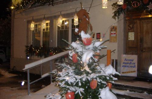 Dombresson Hotel | Hotel de Commune