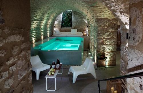 Angerville Hotel | Hotel De France