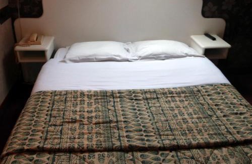 Pontorson Hotel | Hotel De France