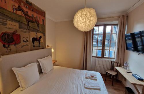 Longpont Hotel | HOTEL DE L'ABBAYE DE LONGPONT