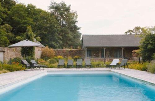 Le Tronchet Hotel | Hotel de L'Abbaye Le Tronchet - Handwritten Collection