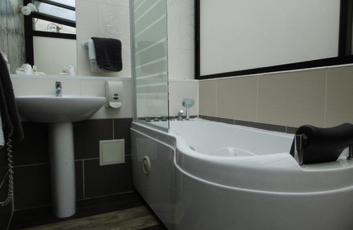 Guingamp Hotel | Hotel De L'Arrivée