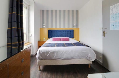 Guingamp Hotel | Hotel De L'Arrivée