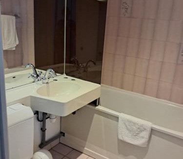 Montereau-Fault-Yonne Hotel | hotel de la gare