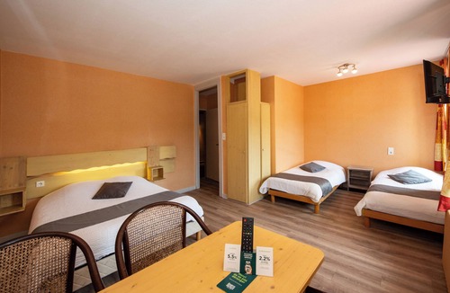 Le Tholy Hostel | Hotel De la Grande Cascade