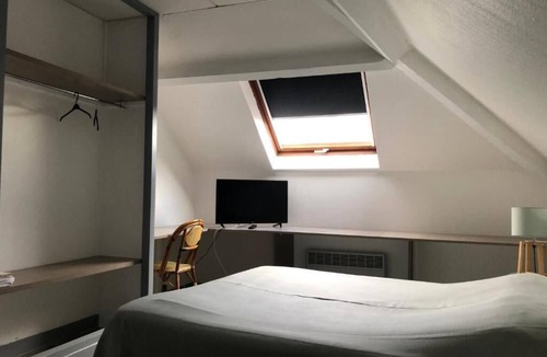 Avrigny Hotel | Hotel De La Mare