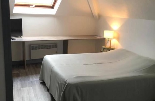 Avrigny Hotel | Hotel De La Mare