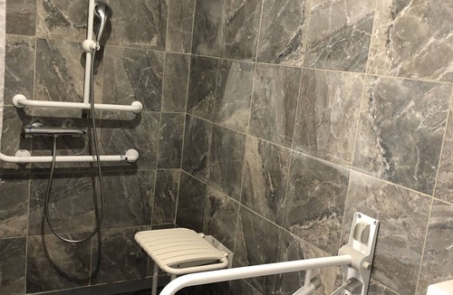 Avrigny Hotel | Hotel De La Mare