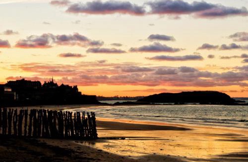 Courtoisville-Sillon-Moka Hotel | Hotel De La Mer