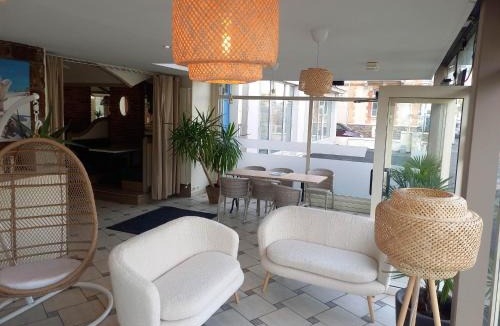 Courtoisville-Sillon-Moka Hotel | Hotel De La Mer