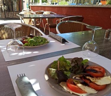 Loyettes Hotel | Hotel de la Place