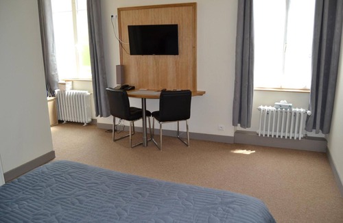 Clamecy Hotel | Hotel de La Poste