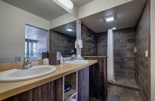 North Beach Hotel | Hotel De Ville