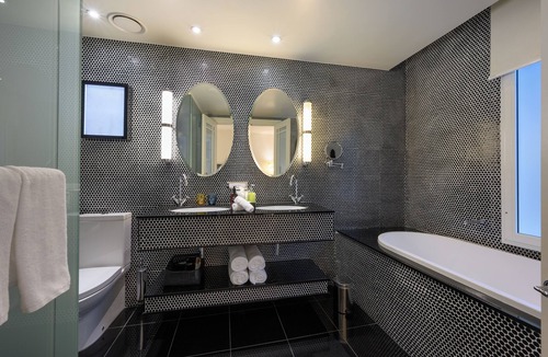 Auckland Central Business District Hotel | Hotel DeBrett