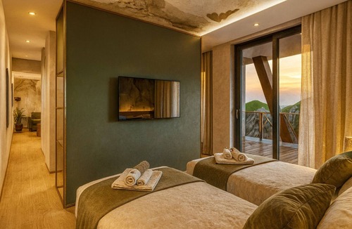 Catrnja Hotel | Hotel Degenija