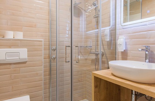 Omisalj Hotel | Hotel Delfin