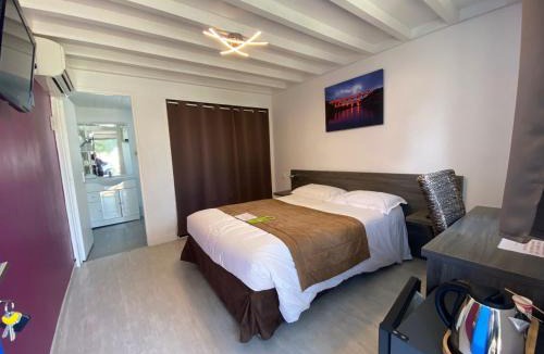 Aigues-Mortes Hotel | Hotel Des 4 Vents "Esprit Camargue" Parking Privé Gratuit
