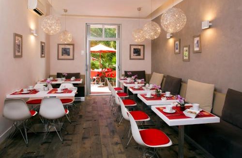 Les Arceaux Hotel | Hotel des Arceaux