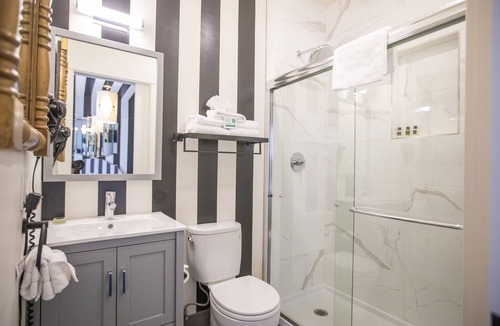 Chinatown Hotel | Hotel des Arts