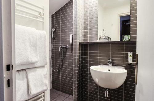 Chateaudun-Bannier Hotel | Hotel Des Cedres