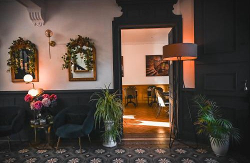 Domarin Hotel | HOTEL DES DAUPHINS