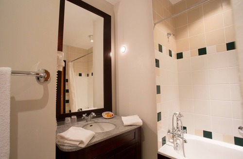 Plailly Hotel | Hotel des Trois Hiboux