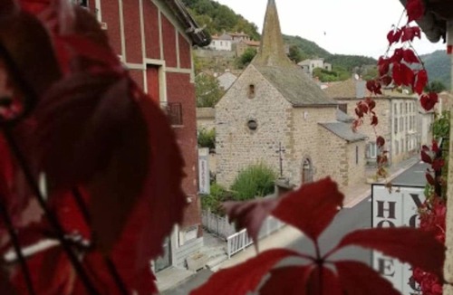 Ferrieres-Saint-Mary Hotel | Hotel des Voyageurs