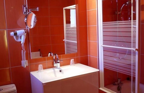 Livron-sur-Drome Hotel | Hotel des Voyageurs