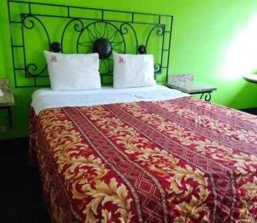 La Joya Hotel | Hotel Descanso Inn