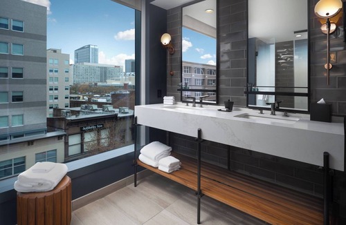 Downtown Louisville Hotel | Hotel Distil, Autograph Collection