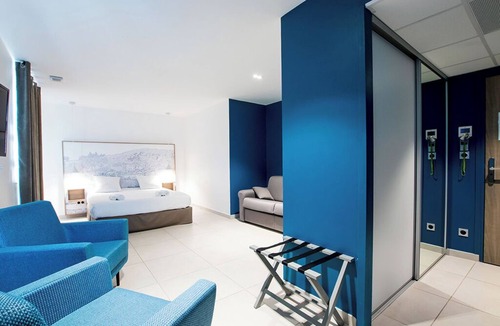 Saint-Maurice-dʼArdeche Hotel | Hotel Domaine du Cros d'Auzon