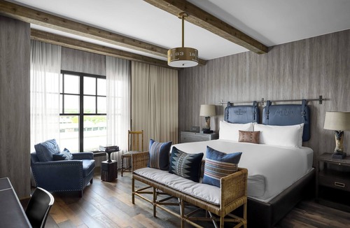 Fort Worth Hotel | Hotel Drover, Autograph Collection