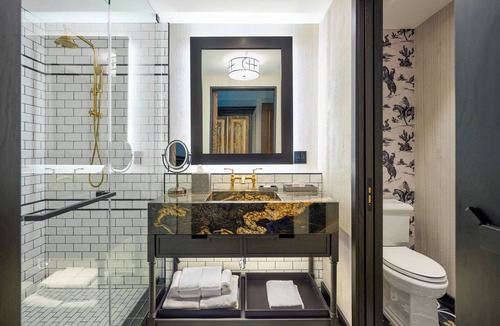 Fort Worth Hotel | Hotel Drover, Autograph Collection