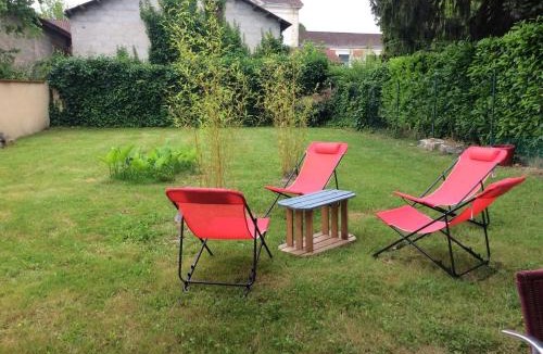 Saint-Aulaye-Puymangou Hotel | Hotel Du Champ De Foire