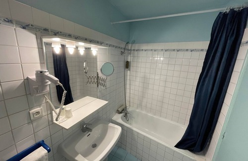 Vitre Hotel | Hotel du Chateau