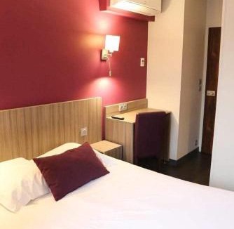 La Chatre Hotel | HOTEL DU COMMERCE