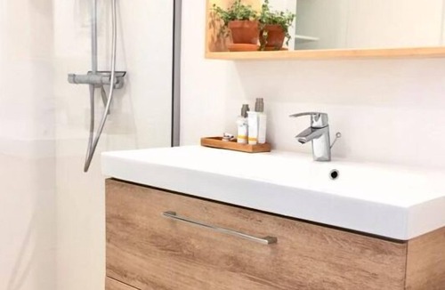 Semur-en-Auxois Hotel | Hotel du Commerce