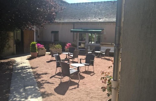 Tronget Hotel | Hotel du Commerce