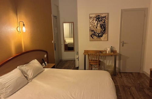 Volvic Hotel | Hotel du Commerce