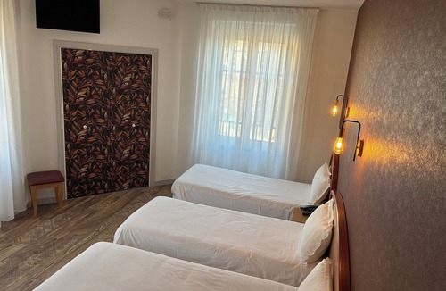 Volvic Hotel | Hotel du Commerce