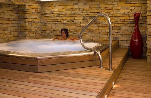 Saint-Gaudens Hotel | Hotel Du Commerce Spa