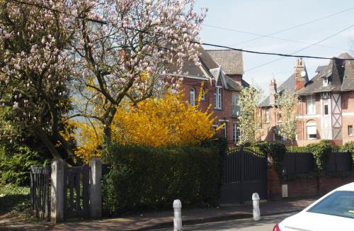 Marcq-en-Baroeul Hotel | Hotel Du Croisé