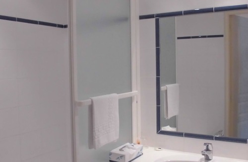 Aulnay Hotel | Hotel du Donjon